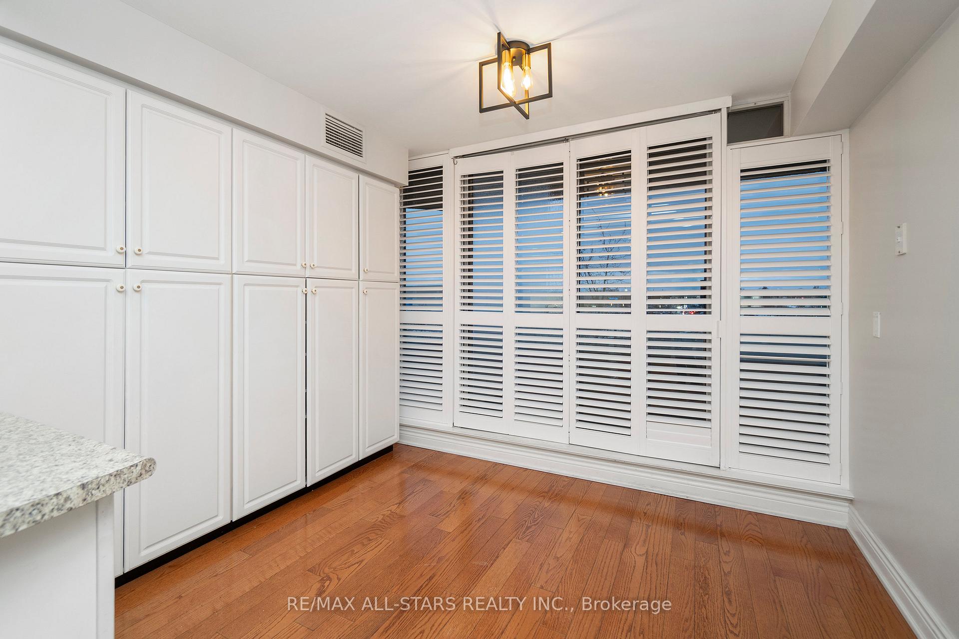 610 Bullock Drive 404