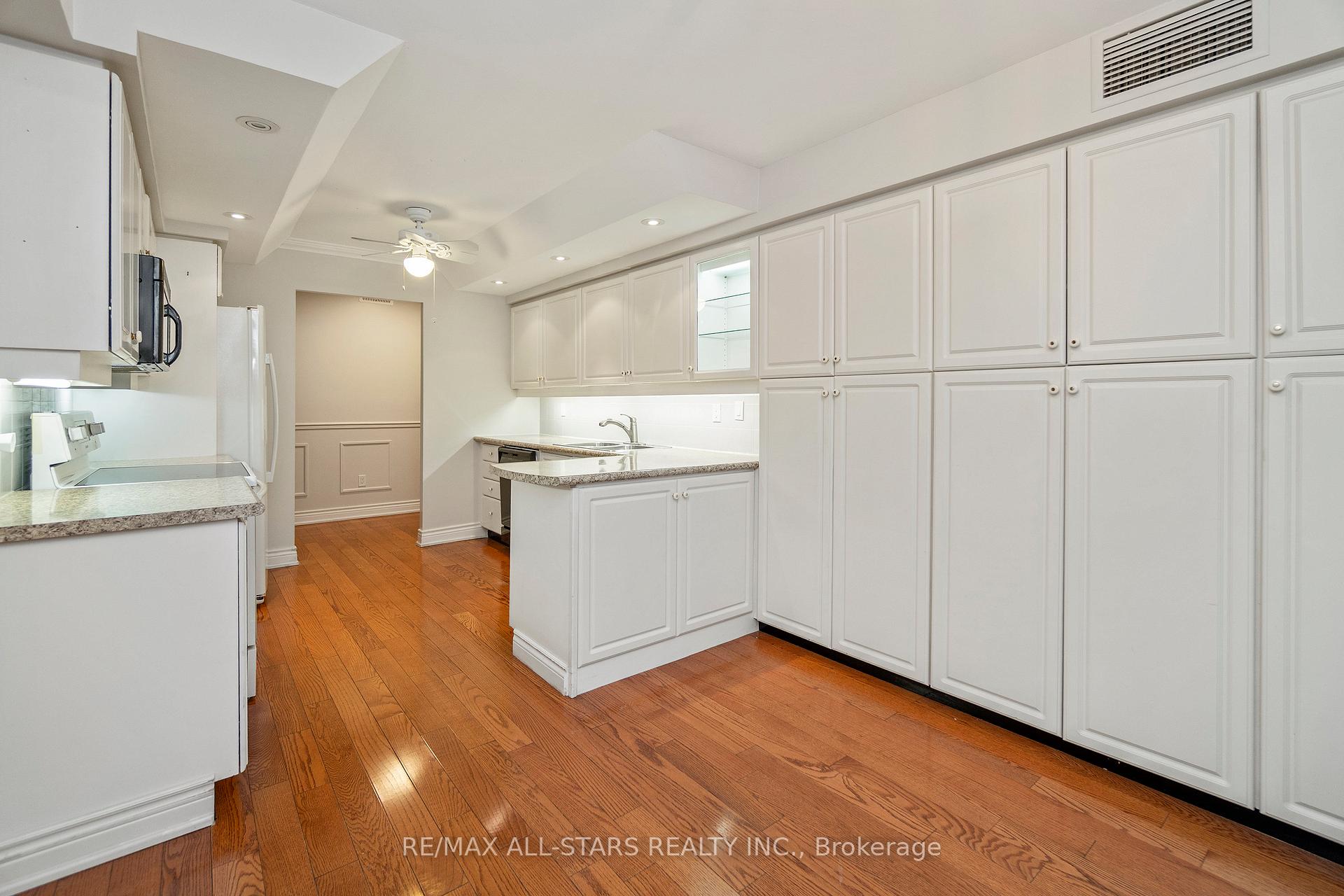 610 Bullock Drive 404