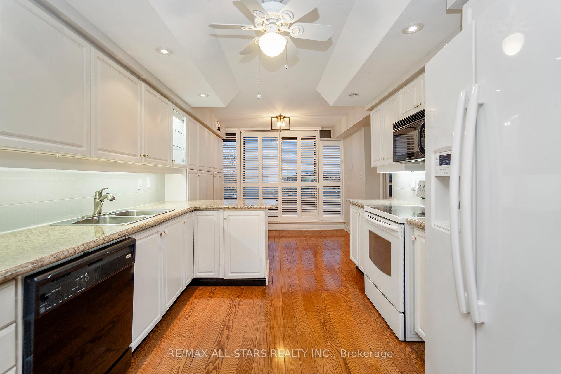 610 Bullock Drive 404