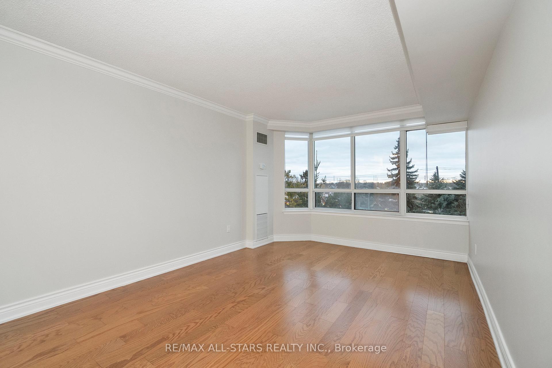 610 Bullock Drive 404