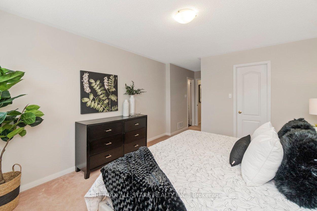 33 Christian Reesor Park Avenue, Markham, ON L6B 1B6, Markham ON, L6B 1B6