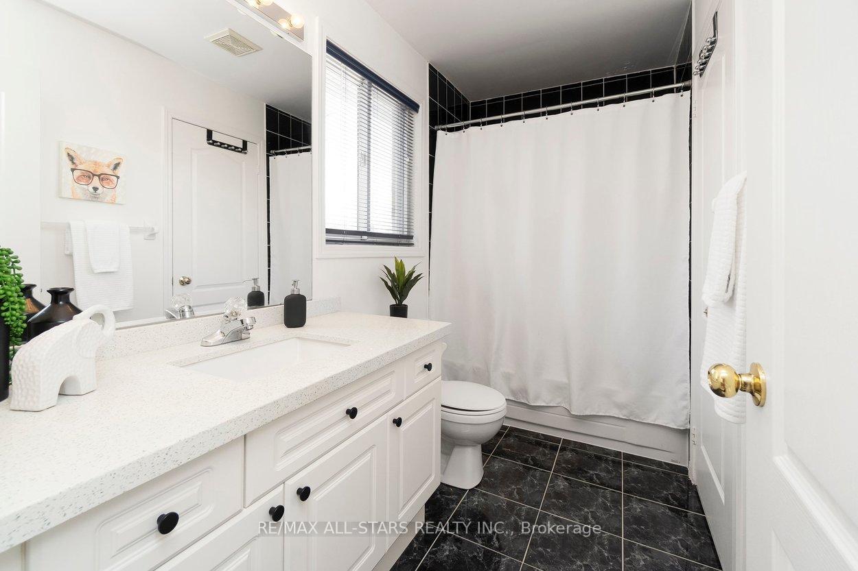 33 Christian Reesor Park Avenue, Markham, ON L6B 1B6, Markham ON, L6B 1B6