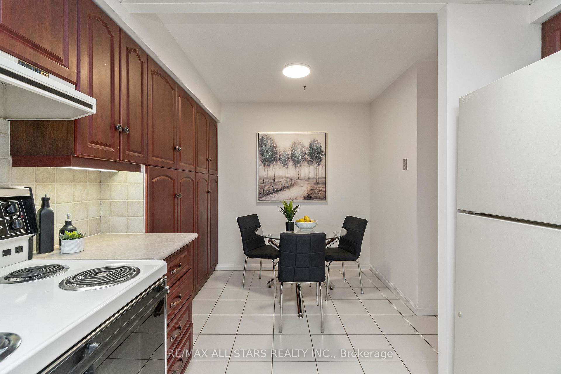 610 Bullock Drive 701, Markham, ON L3R 0G1, Markham ON, L3R 0G1