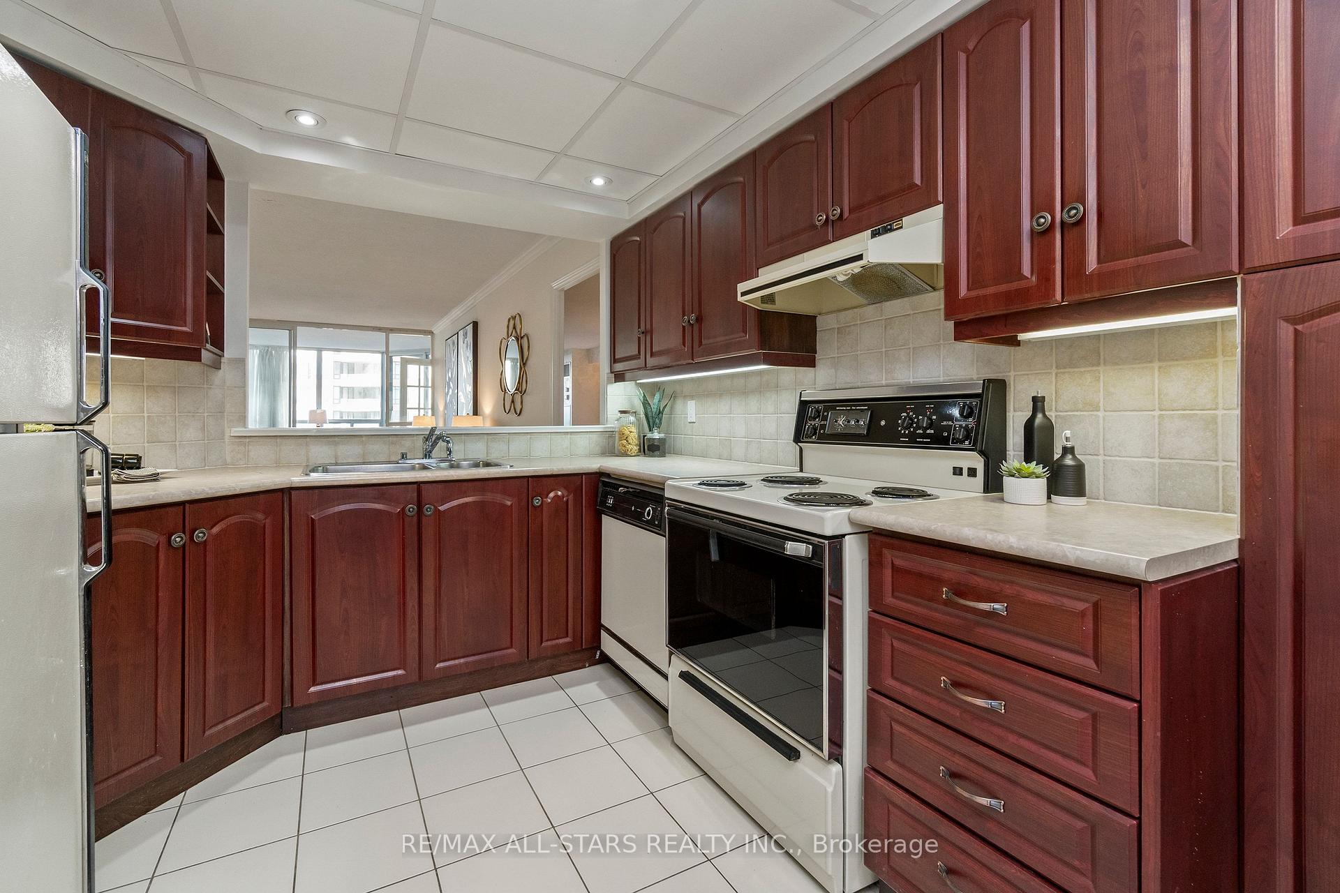 610 Bullock Drive 701, Markham, ON L3R 0G1, Markham ON, L3R 0G1