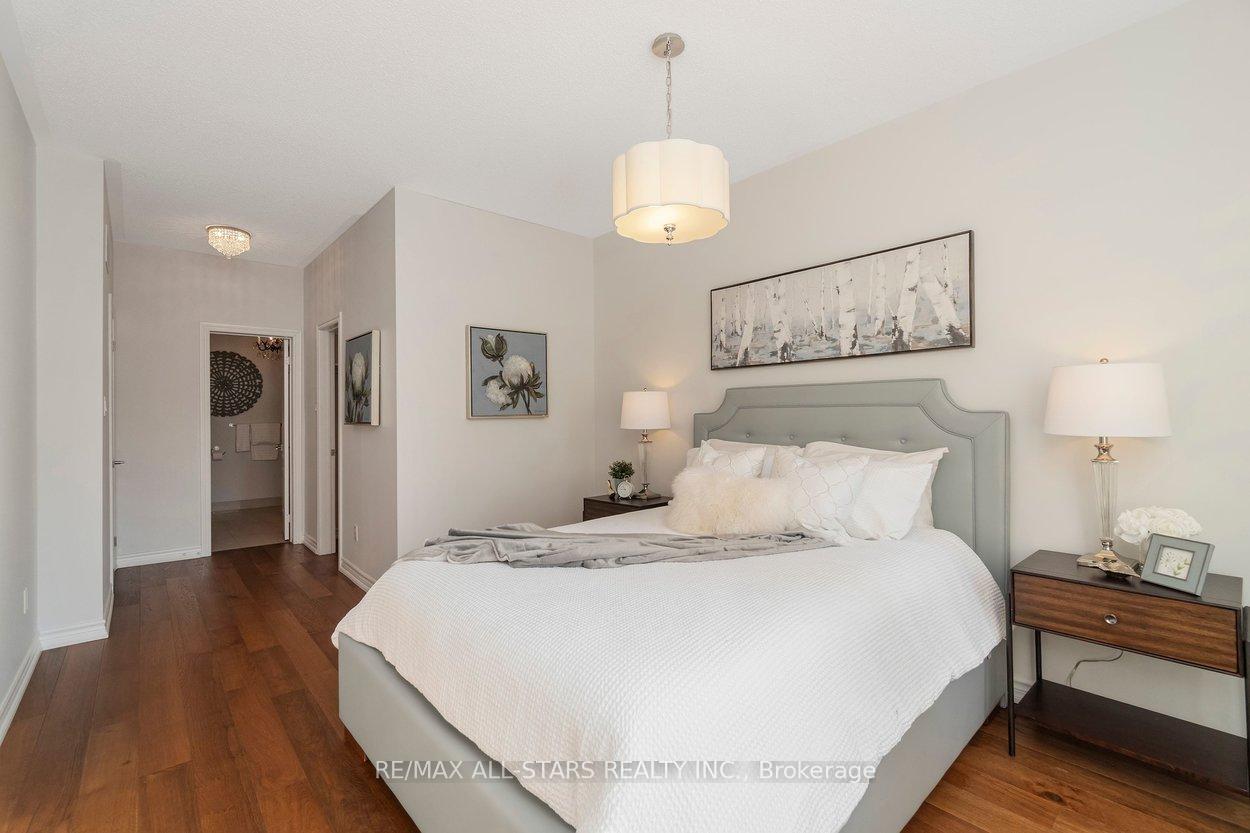 1 Christina Falls Way, Markham, ON L6E 1B4, Markham ON, L6E 1B4