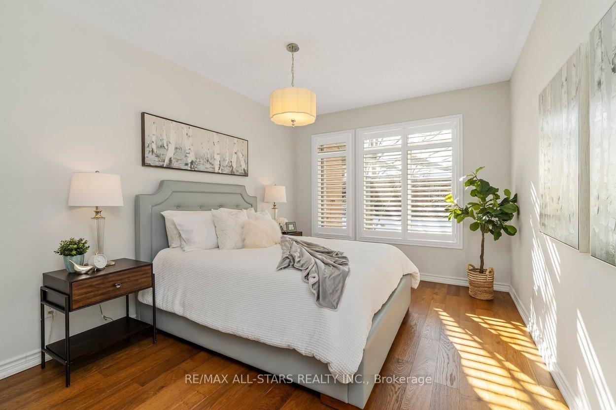 1 Christina Falls Way, Markham, ON L6E 1B4, Markham ON, L6E 1B4