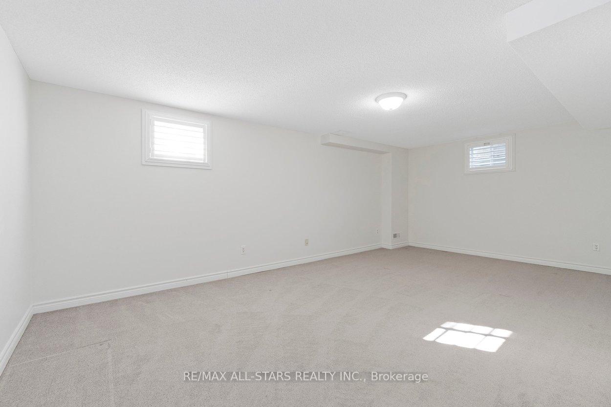 1 Christina Falls Way, Markham, ON L6E 1B4, Markham ON, L6E 1B4