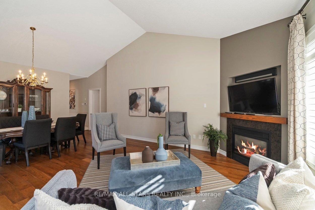 1 Christina Falls Way, Markham, ON L6E 1B4, Markham ON, L6E 1B4