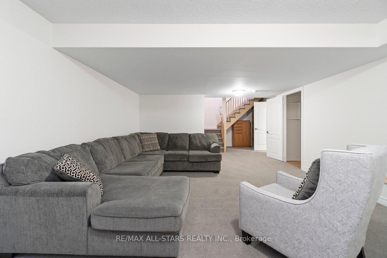 1 Christina Falls Way, Markham, ON L6E 1B4, Markham ON, L6E 1B4