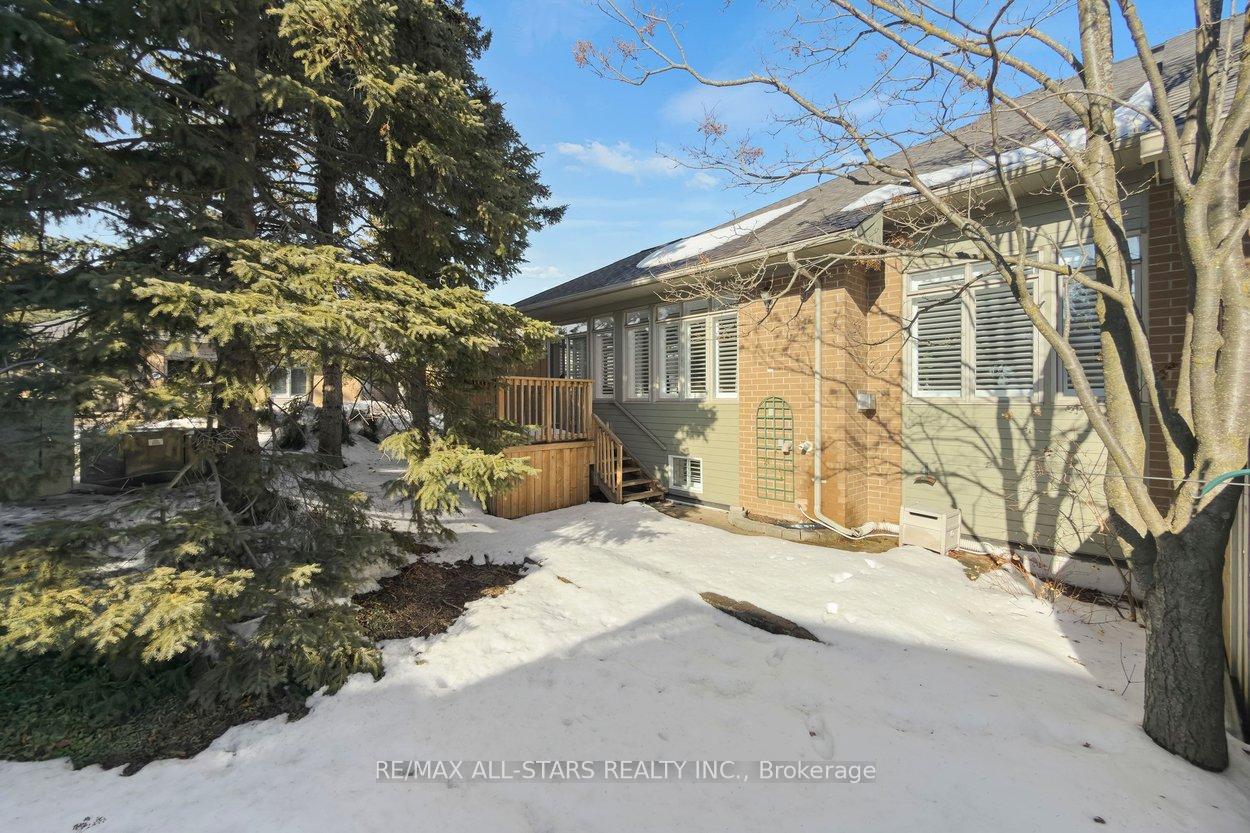1 Christina Falls Way, Markham, ON L6E 1B4, Markham ON, L6E 1B4