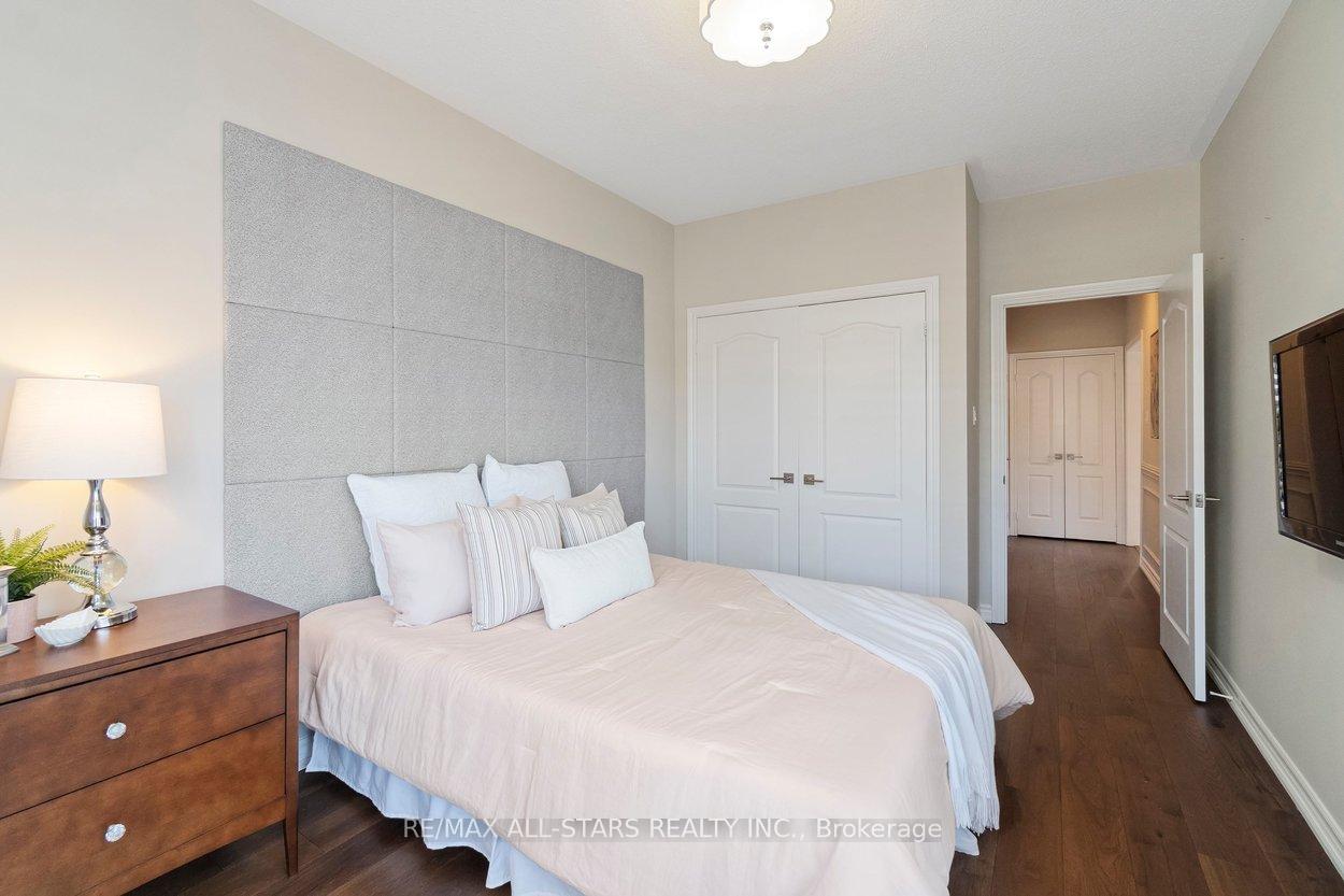 1 Christina Falls Way, Markham, ON L6E 1B4, Markham ON, L6E 1B4