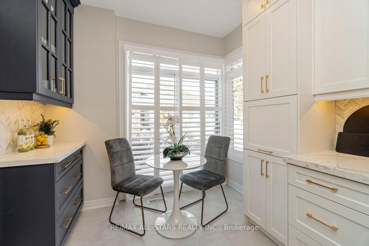 1 Christina Falls Way, Markham, ON L6E 1B4, Markham ON, L6E 1B4