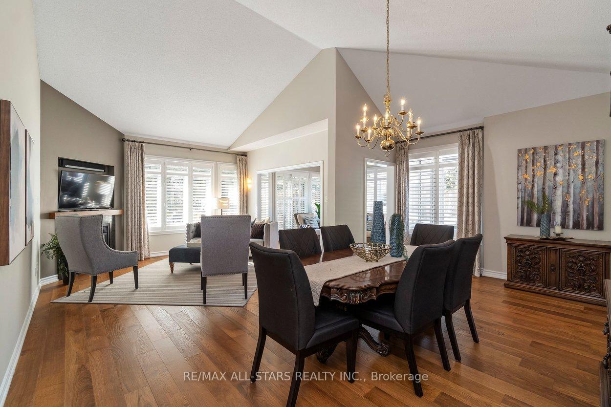 1 Christina Falls Way, Markham, ON L6E 1B4, Markham ON, L6E 1B4