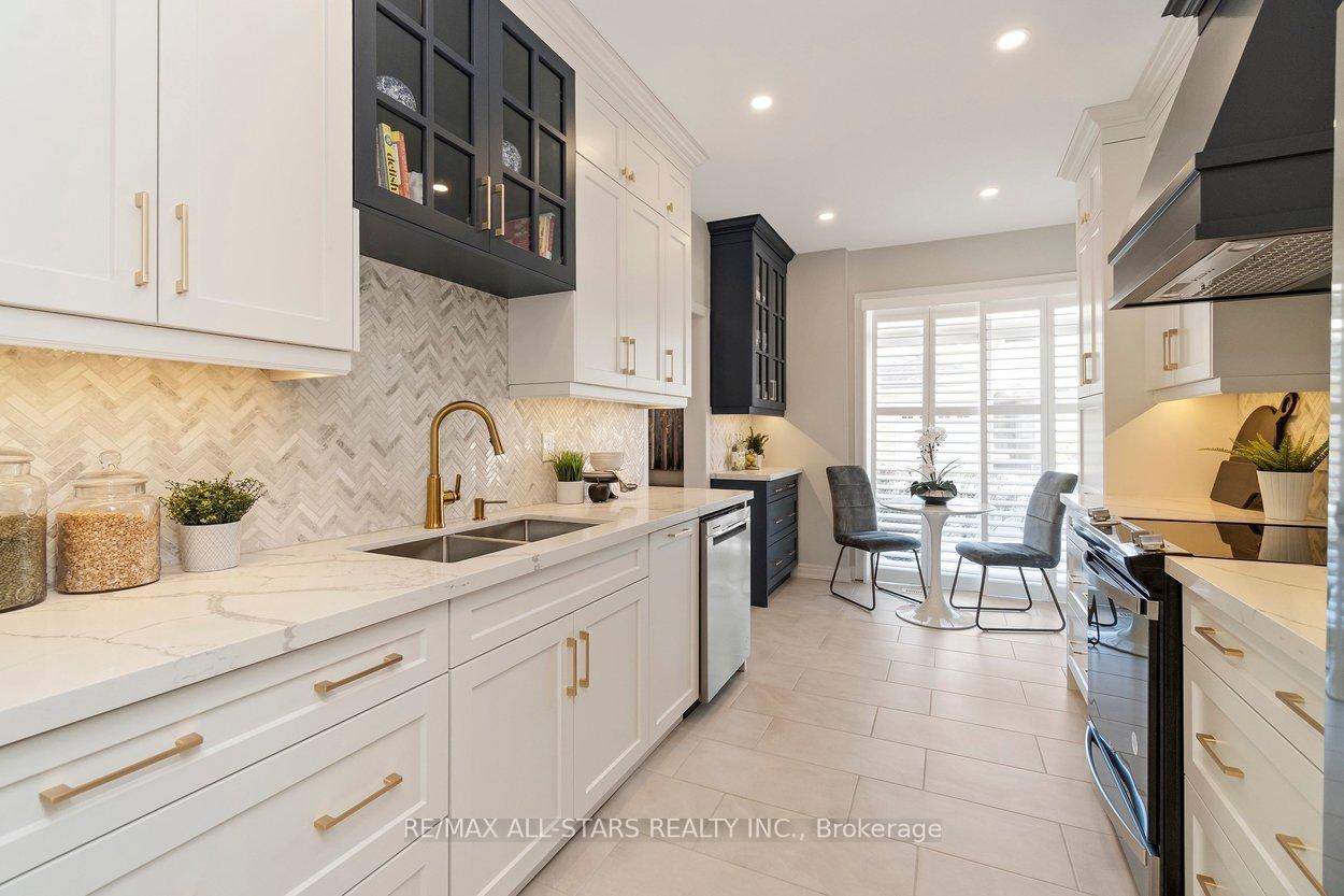 1 Christina Falls Way, Markham, ON L6E 1B4, Markham ON, L6E 1B4