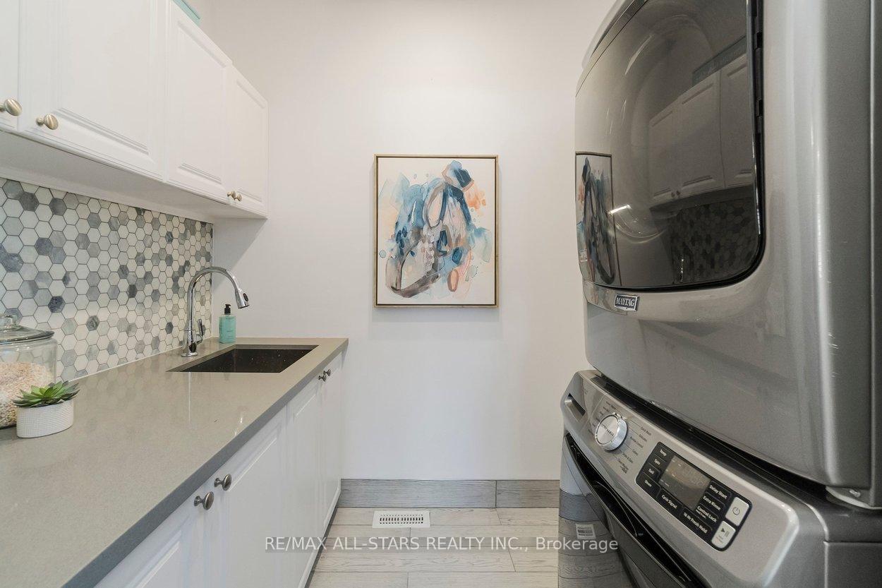 1 Christina Falls Way, Markham, ON L6E 1B4, Markham ON, L6E 1B4