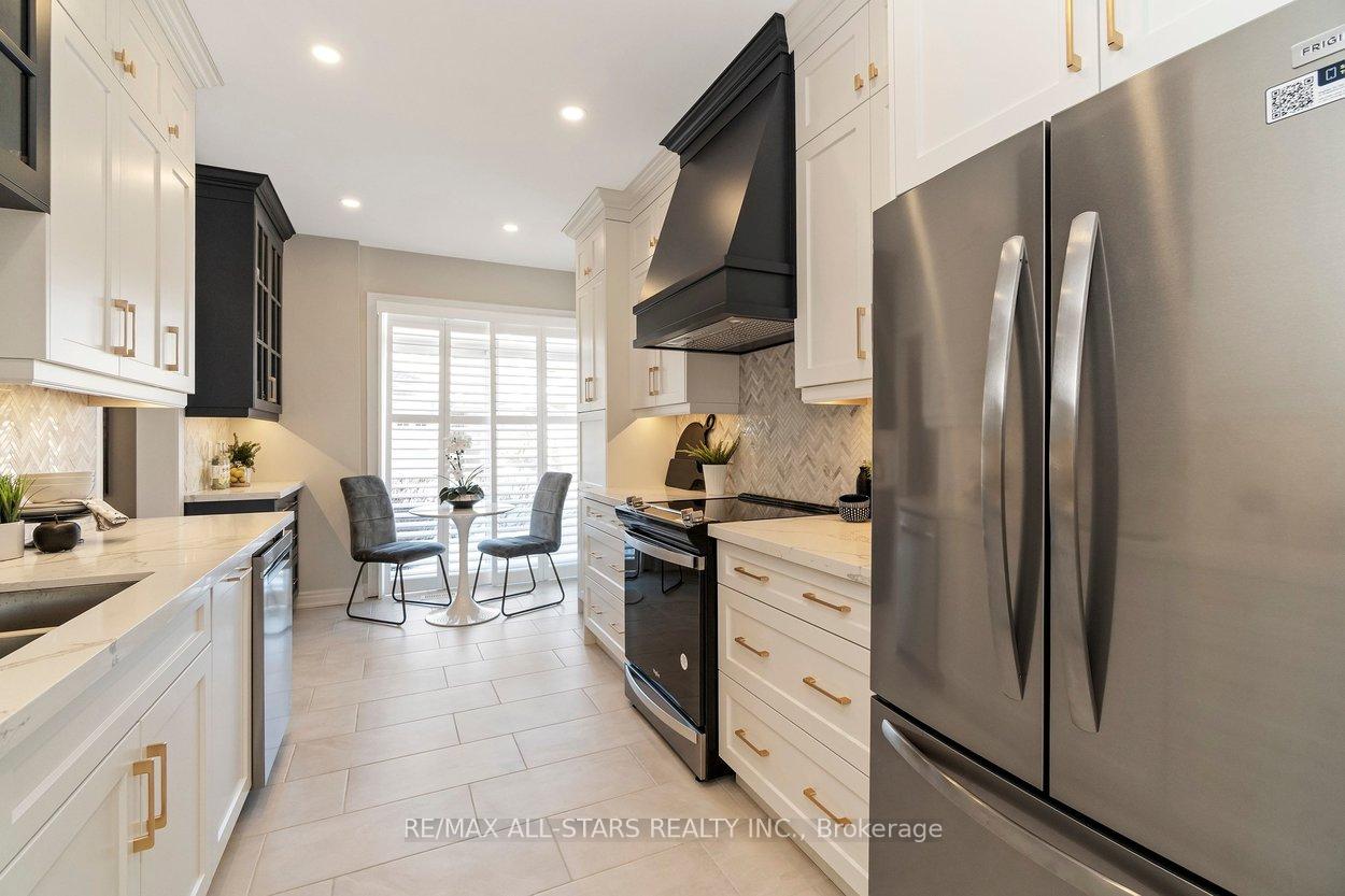 1 Christina Falls Way, Markham, ON L6E 1B4, Markham ON, L6E 1B4