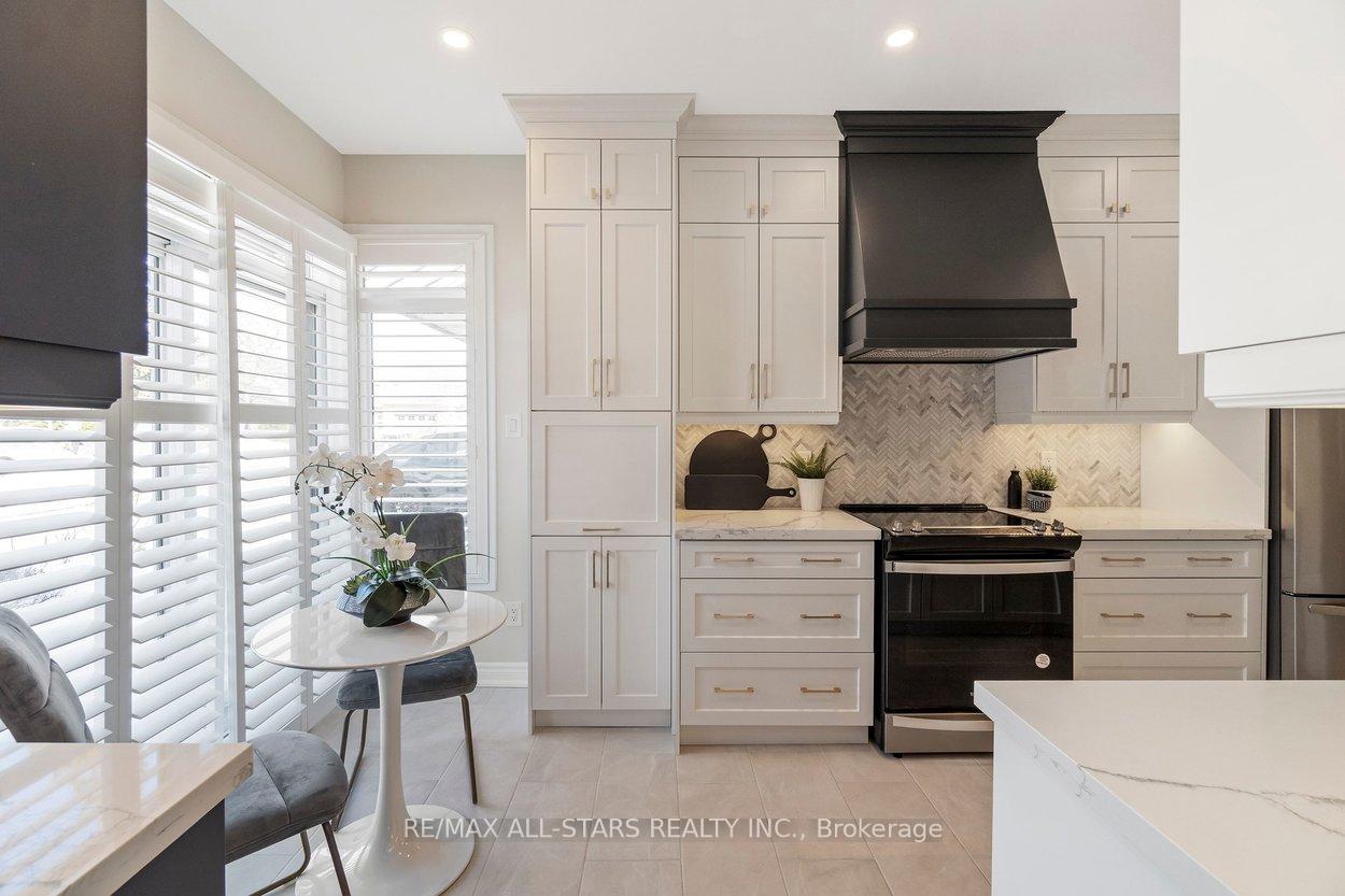 1 Christina Falls Way, Markham, ON L6E 1B4, Markham ON, L6E 1B4