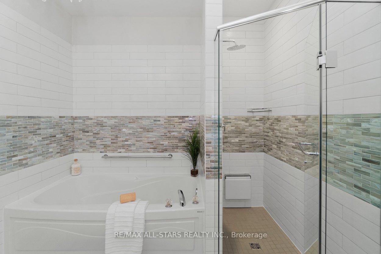 1 Christina Falls Way, Markham, ON L6E 1B4, Markham ON, L6E 1B4