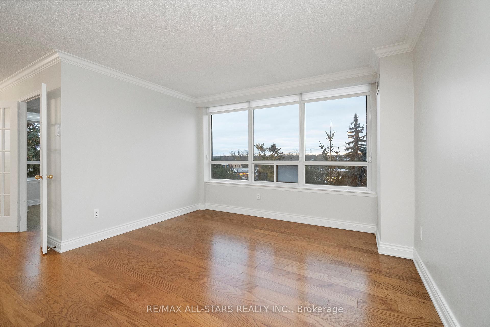 610 Bullock Drive 404, Markham, ON L3R 0G1