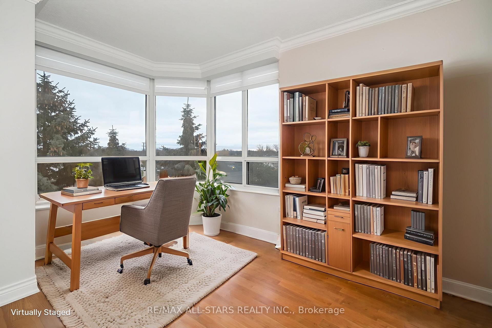 610 Bullock Drive 404, Markham, ON L3R 0G1