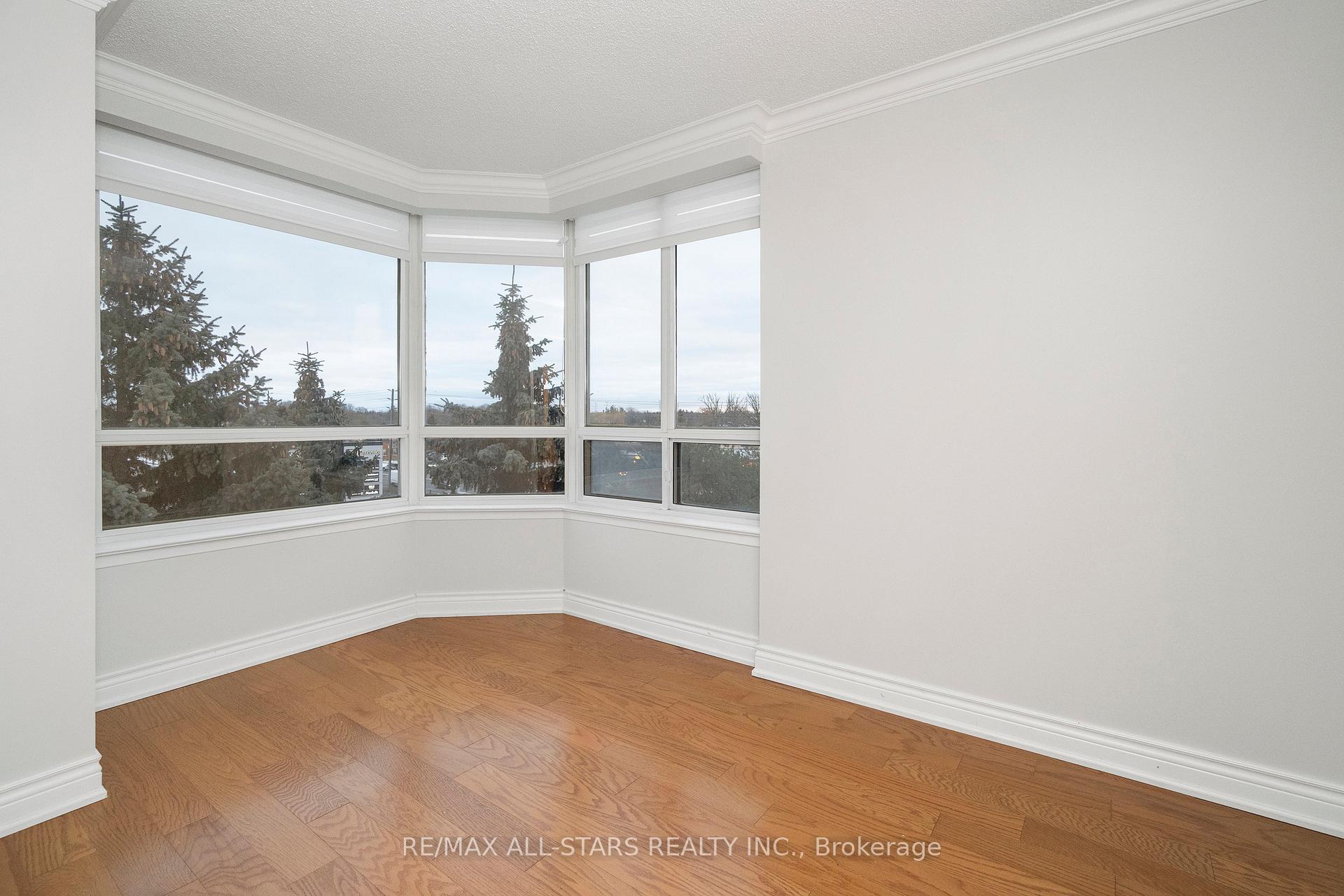 610 Bullock Drive 404, Markham, ON L3R 0G1