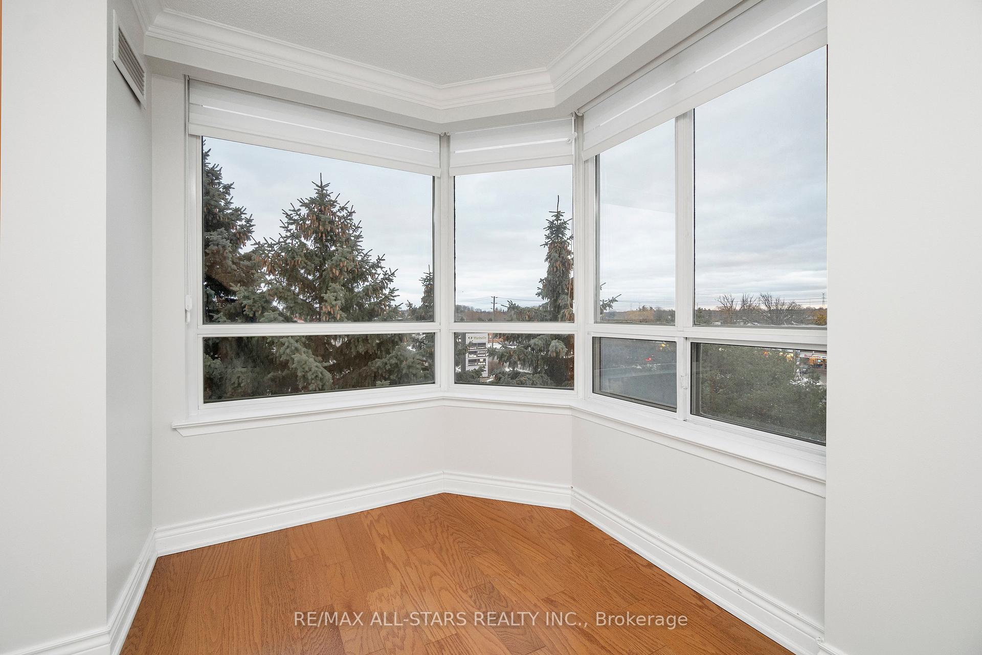 610 Bullock Drive 404, Markham, ON L3R 0G1