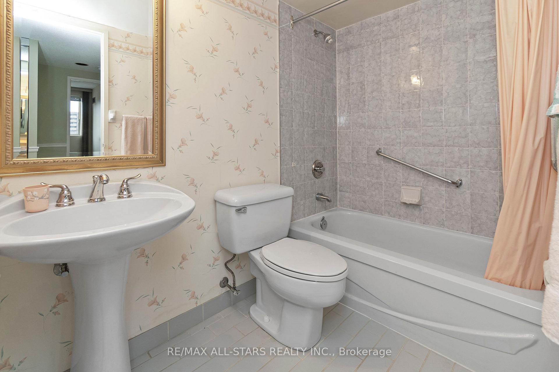 5 Weldrick Road W 506