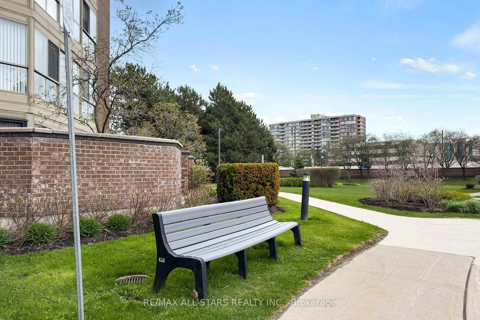 5 Weldrick Road W 506