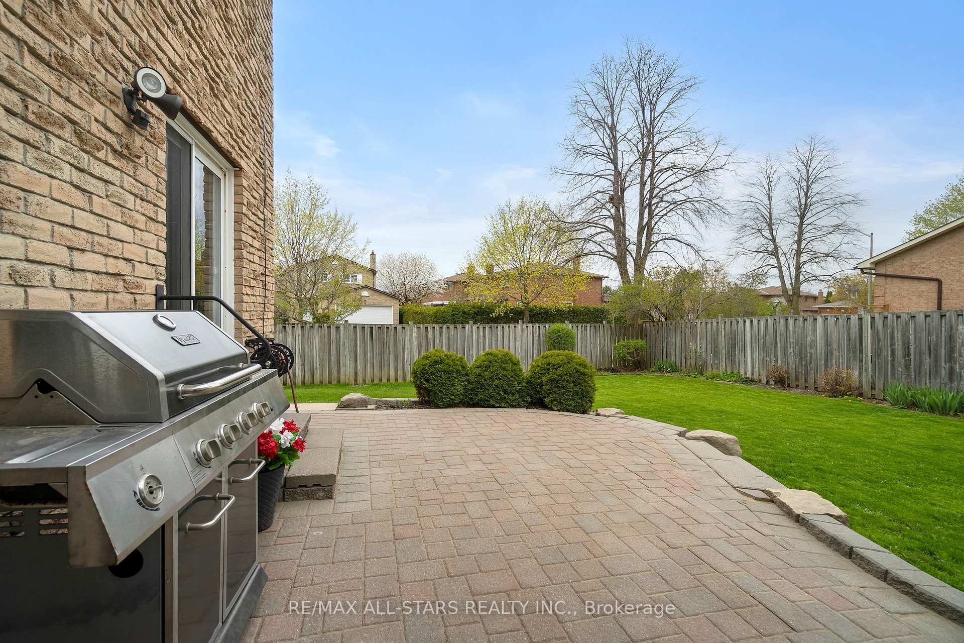 96 Tunney Crescent