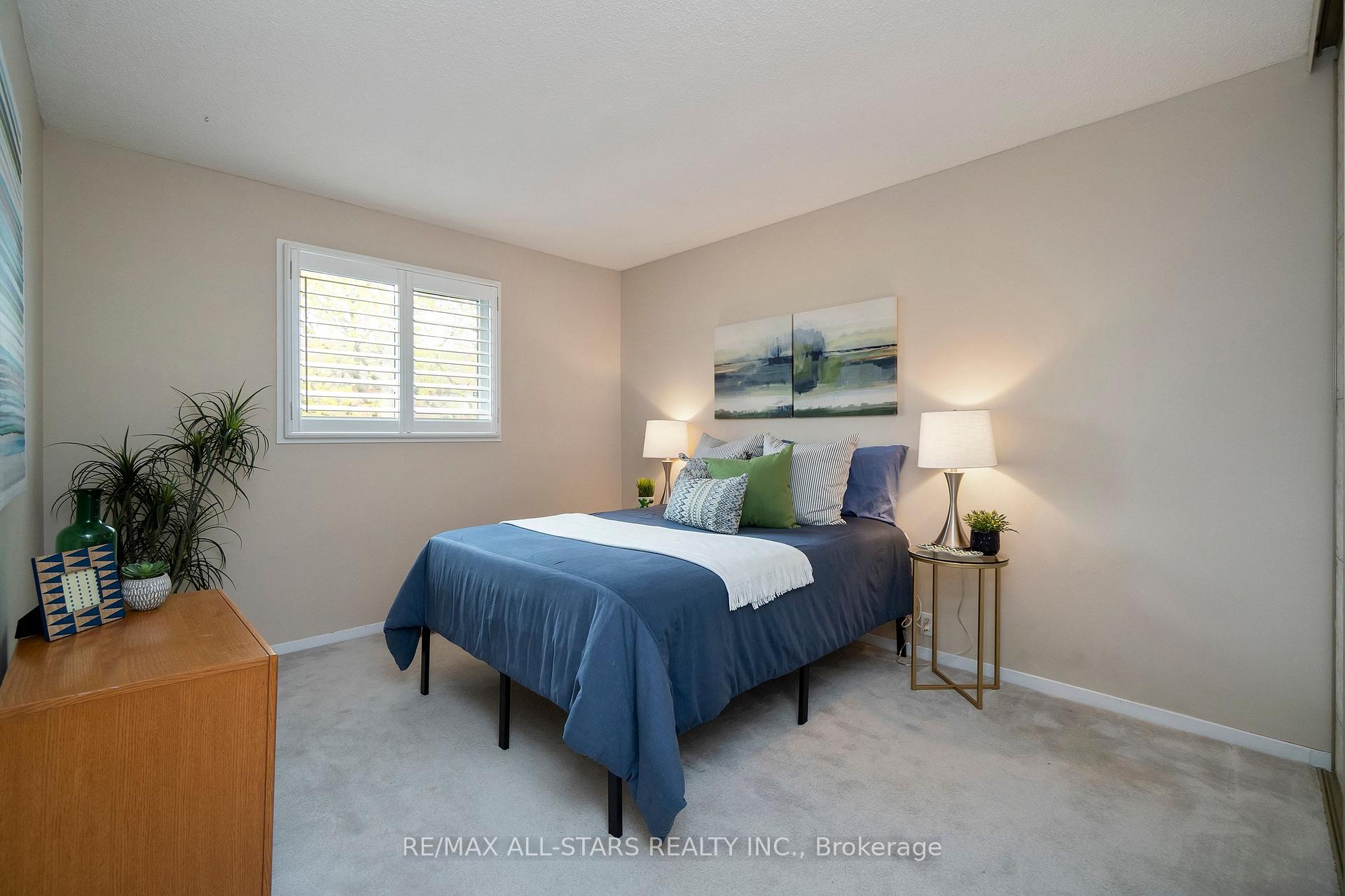 96 Tunney Crescent