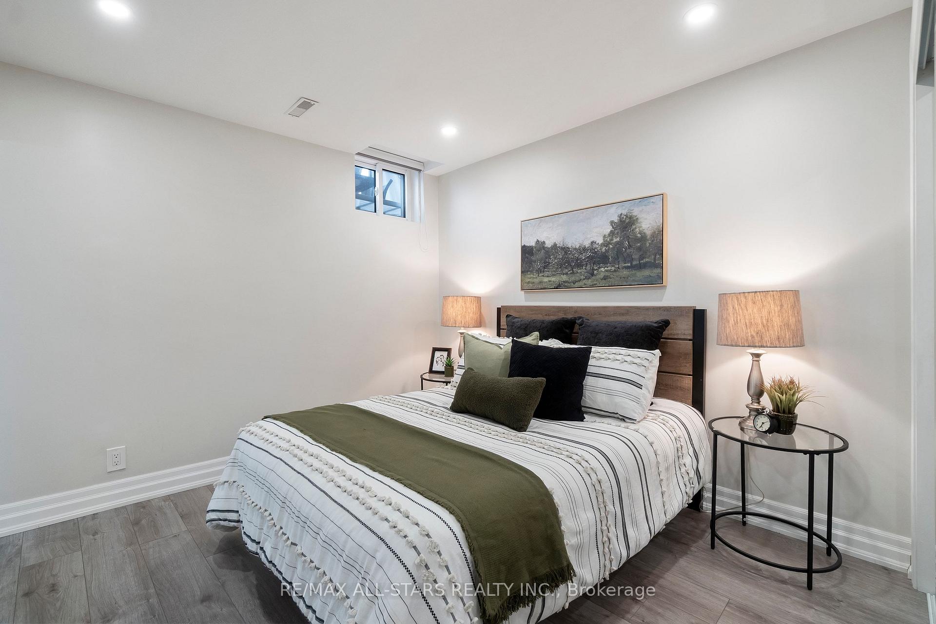 96 Tunney Crescent