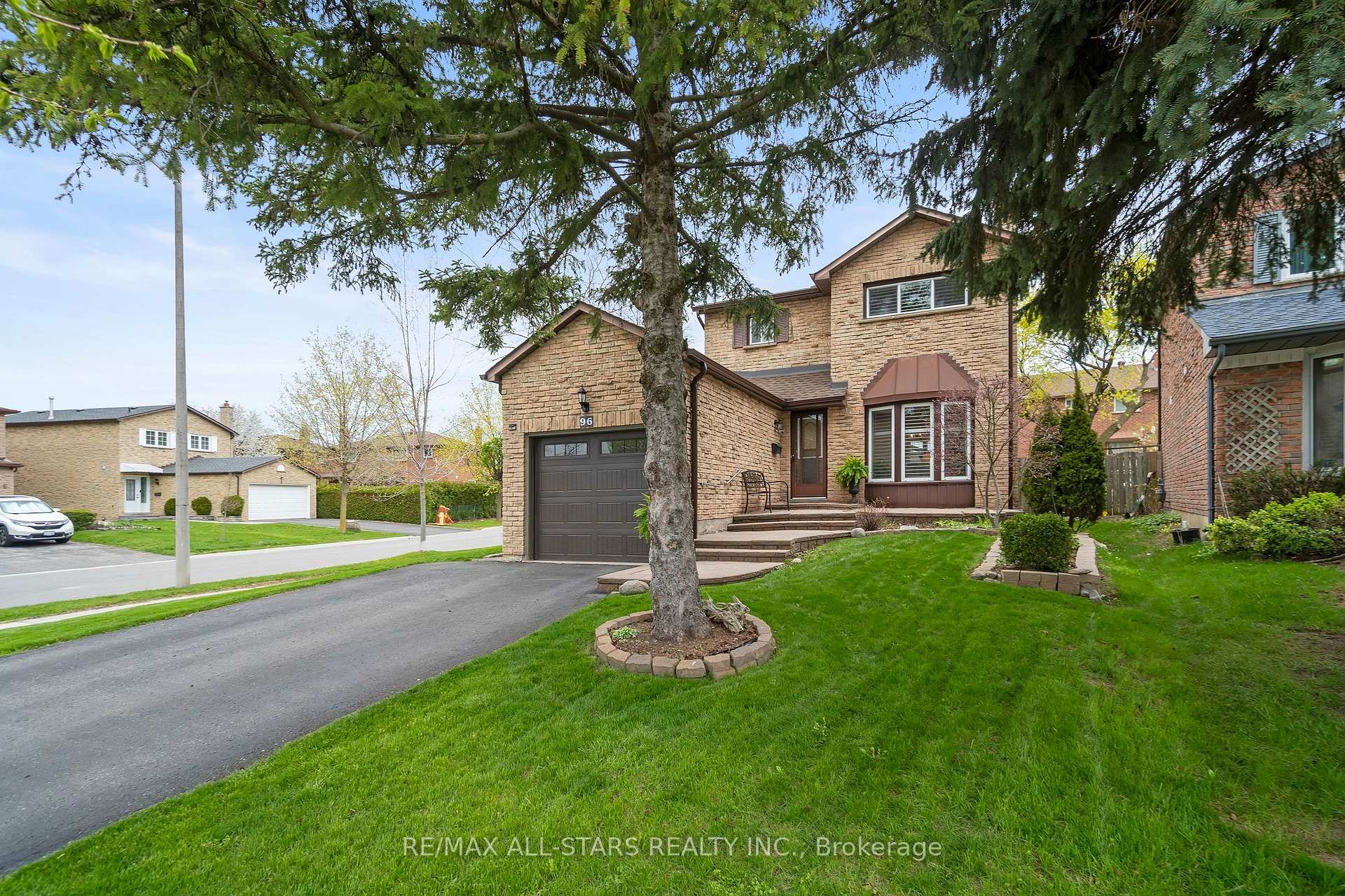 96 Tunney Crescent
