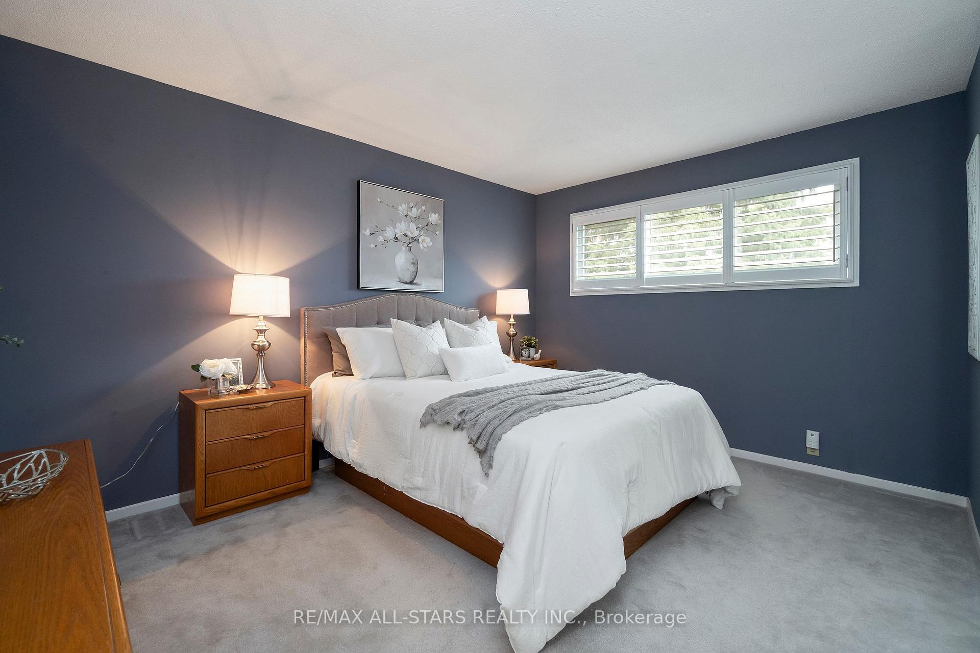 96 Tunney Crescent