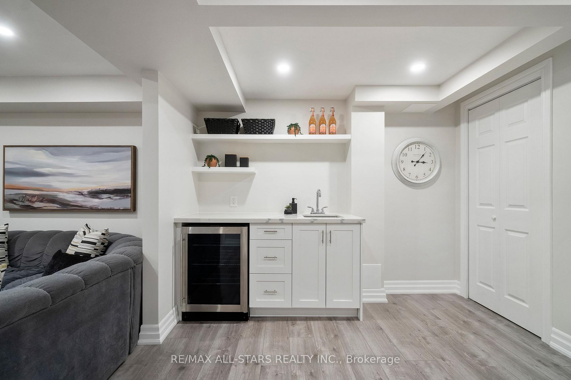 96 Tunney Crescent