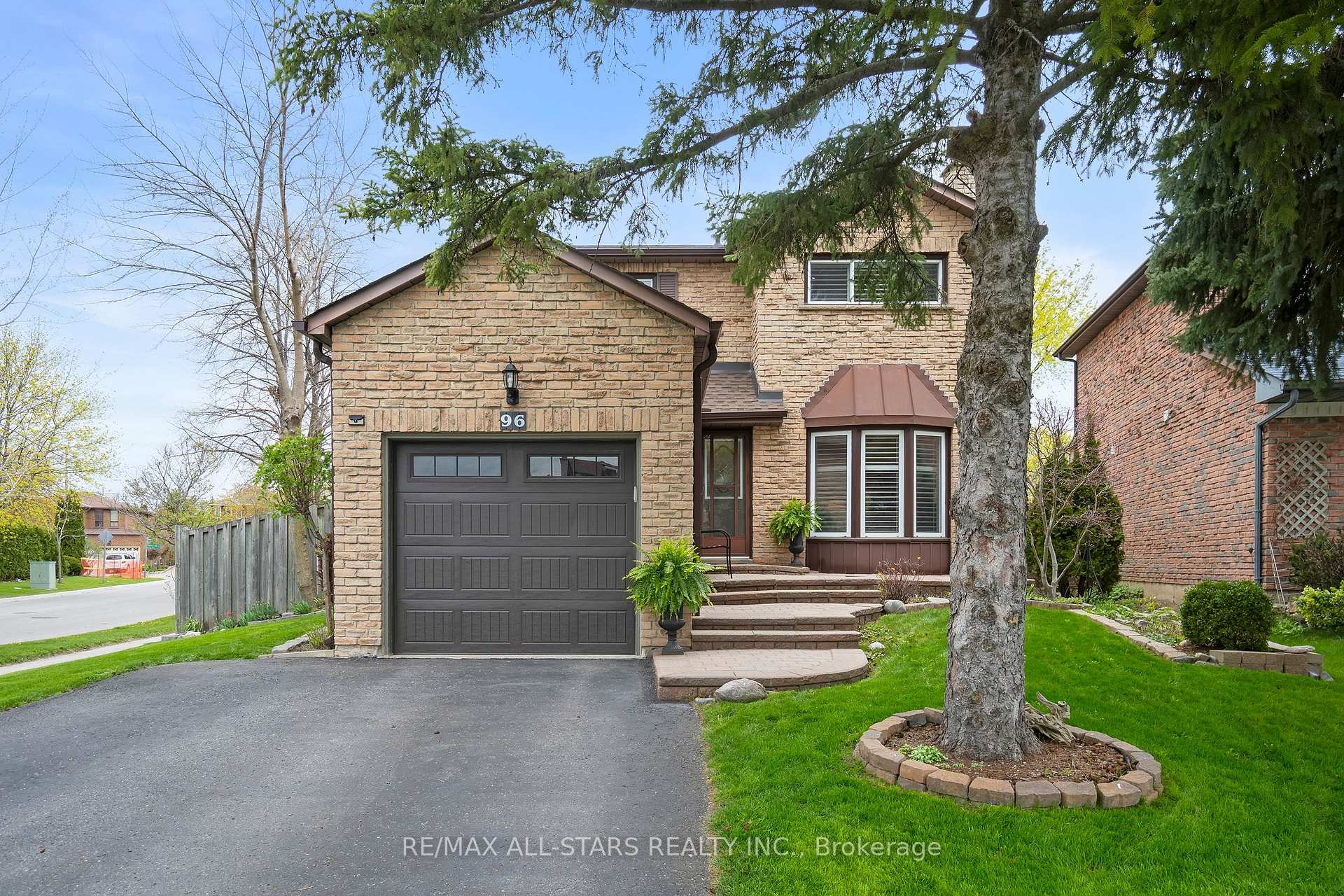96 Tunney Crescent