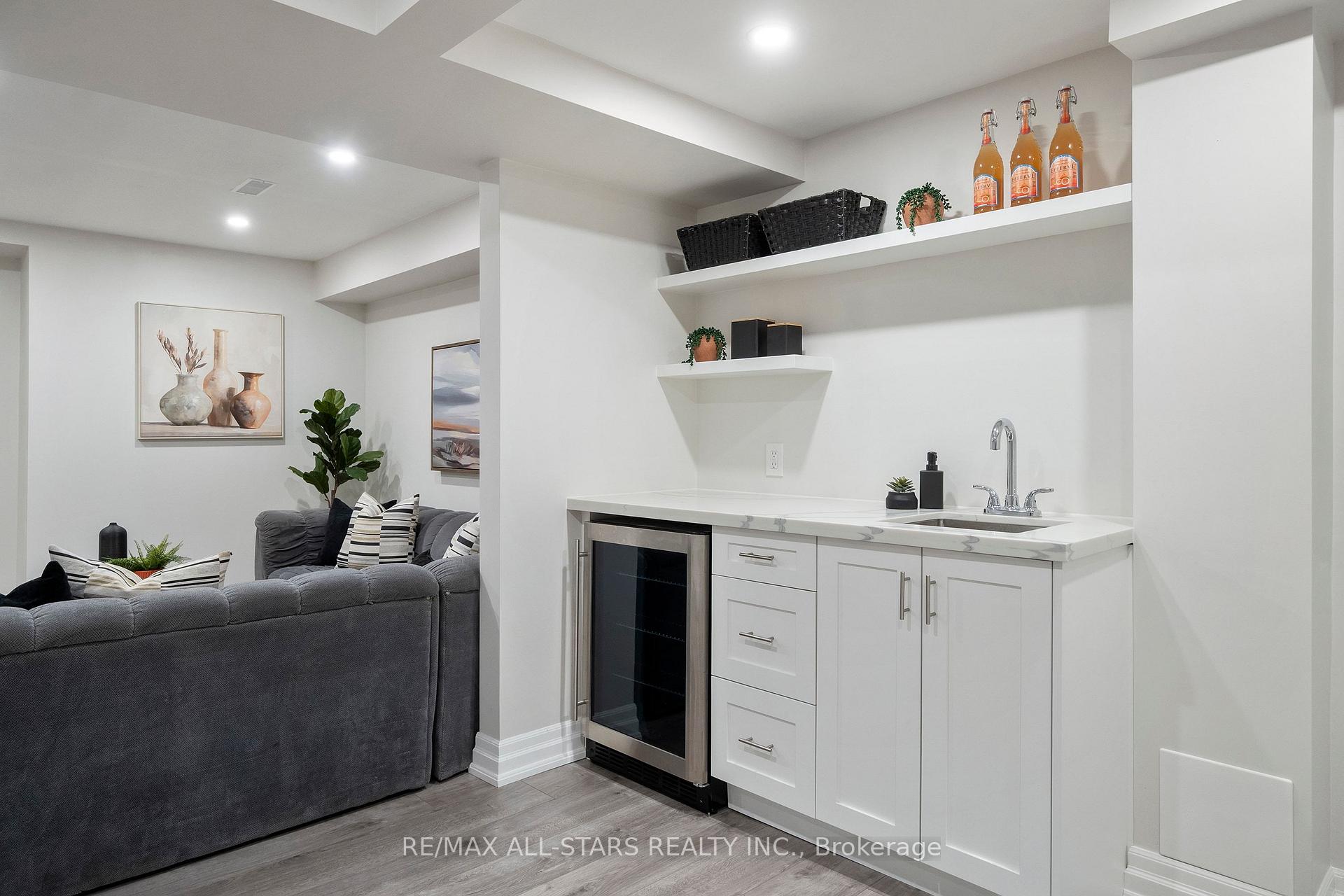 96 Tunney Crescent