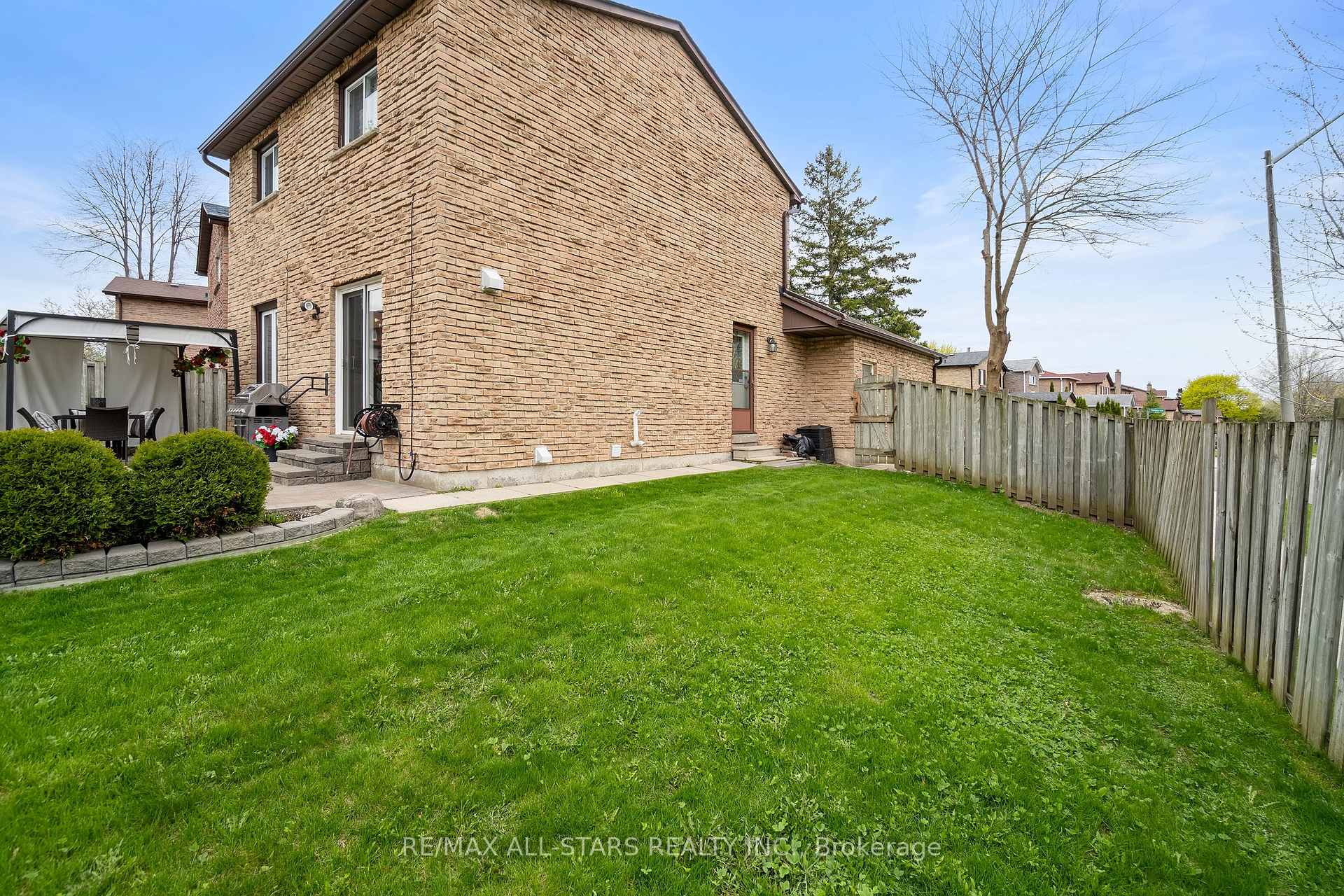 96 Tunney Crescent