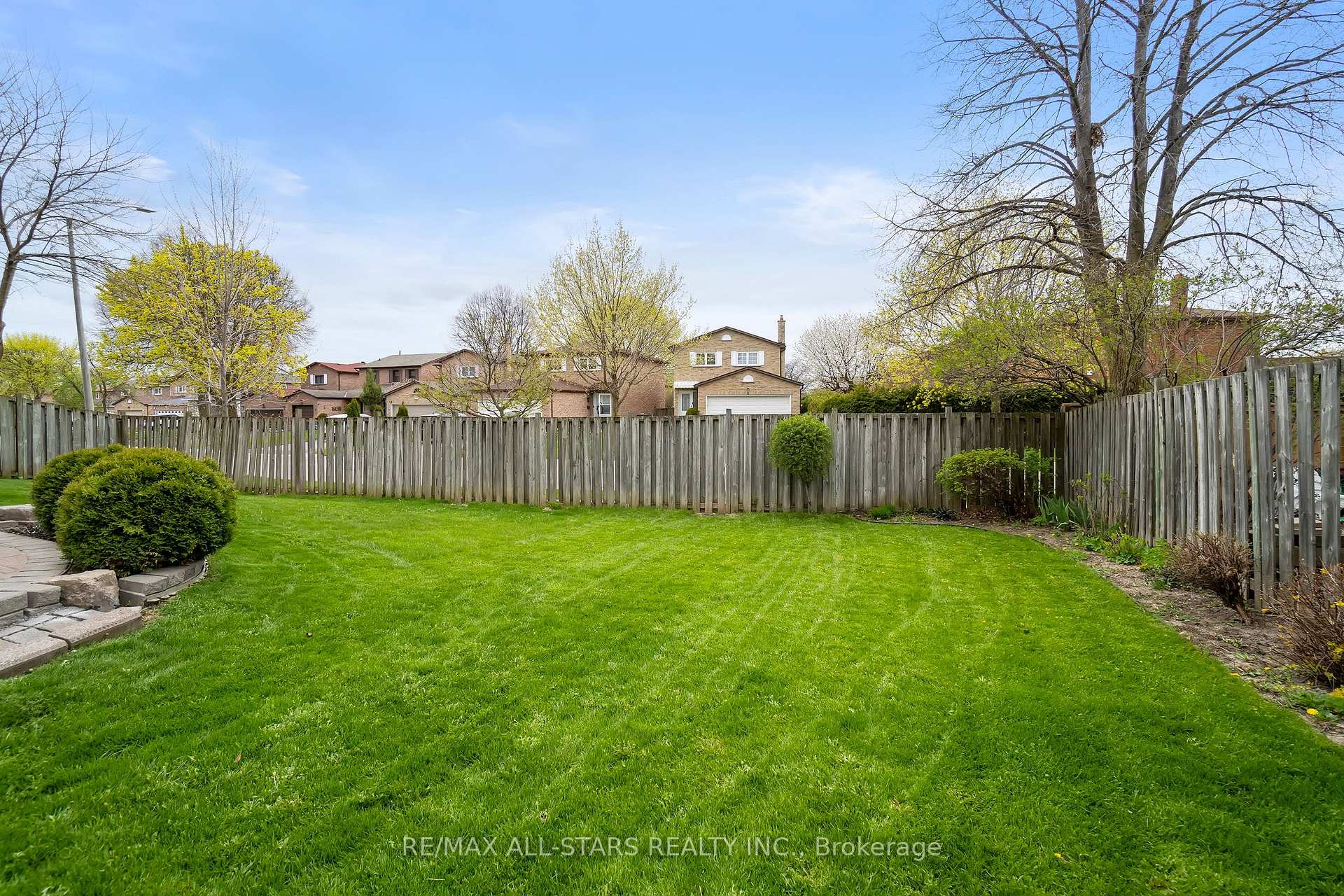 96 Tunney Crescent