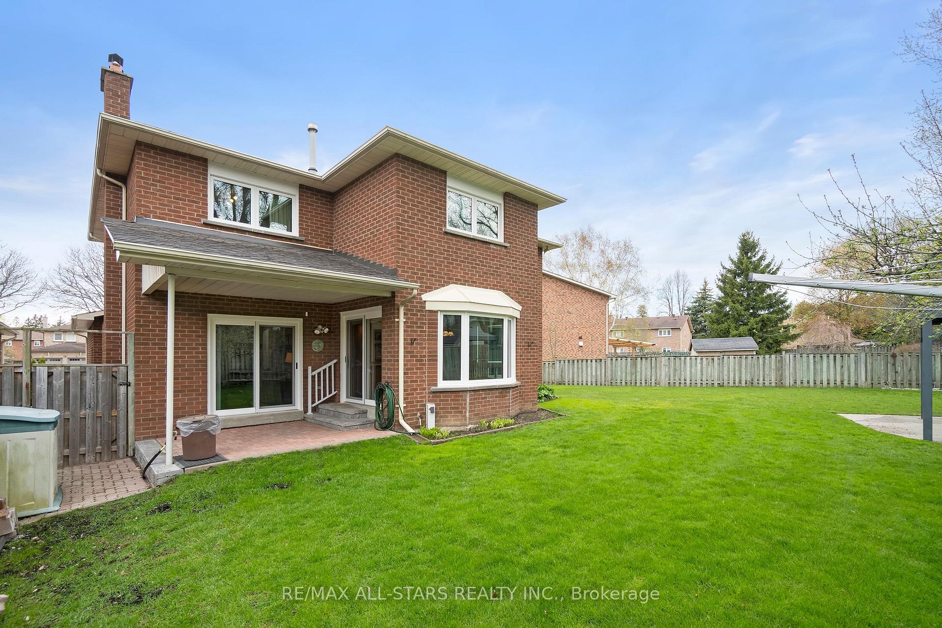 33 Carpenter Court