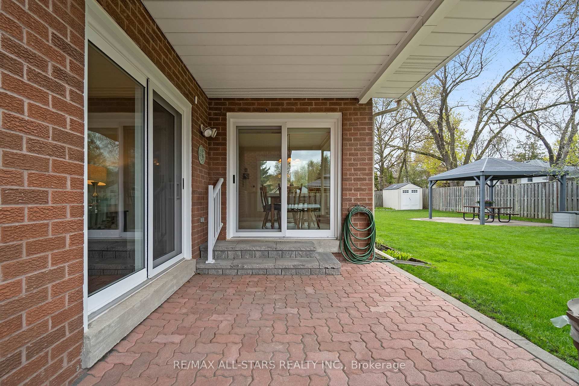 33 Carpenter Court