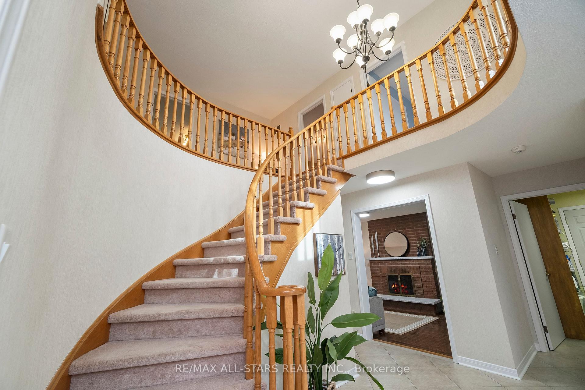 33 Carpenter Court
