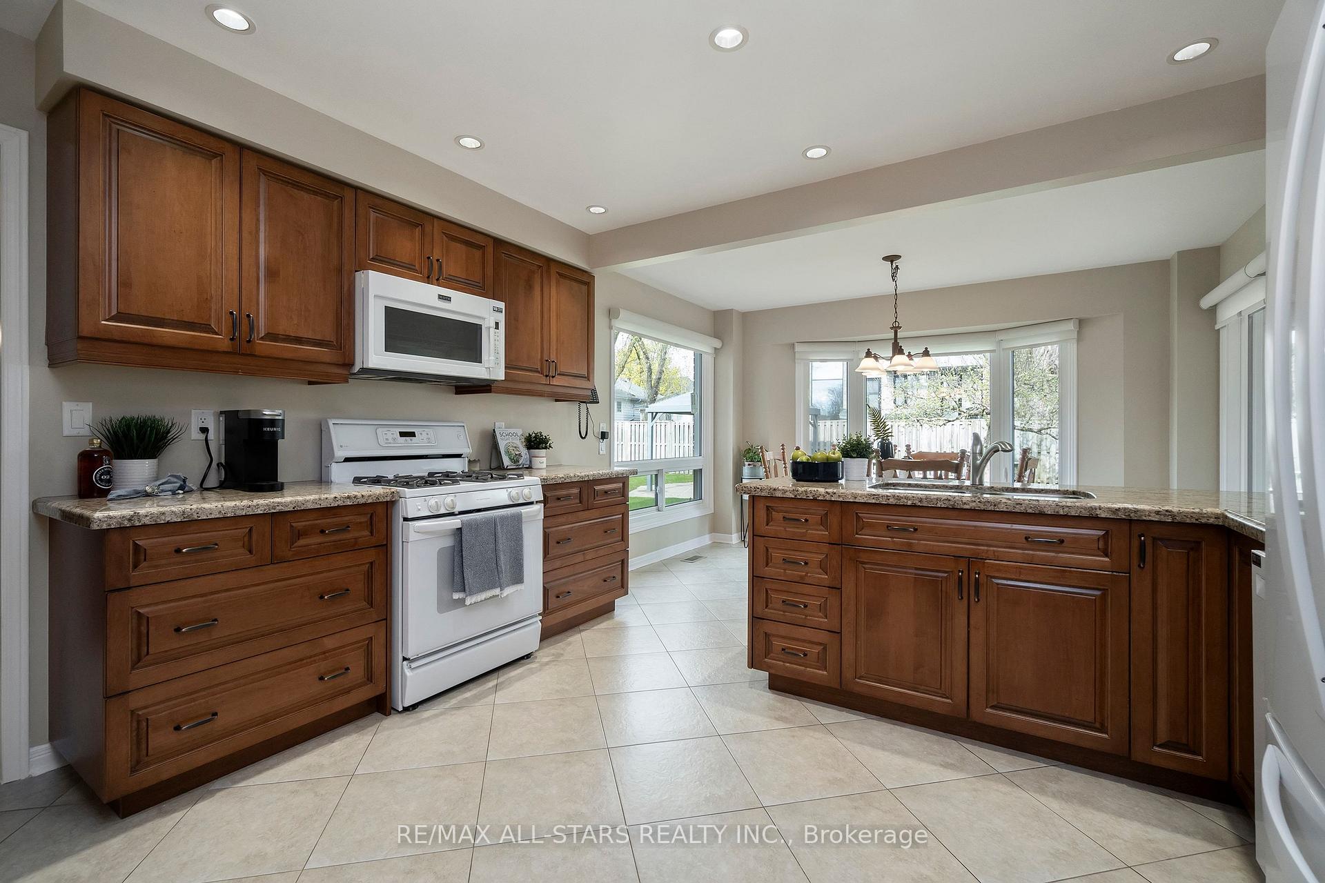 33 Carpenter Court