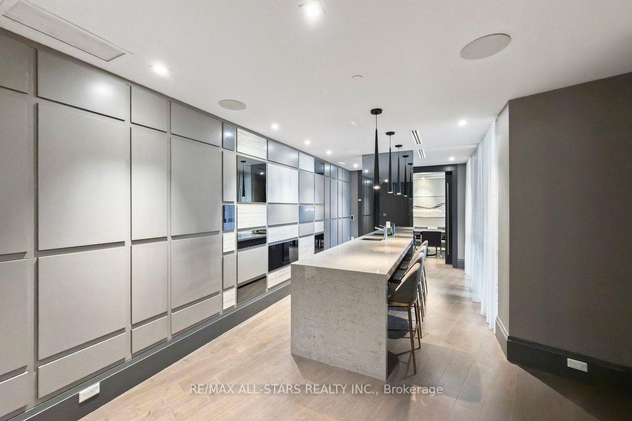 20 Fred Varley Drive 219
