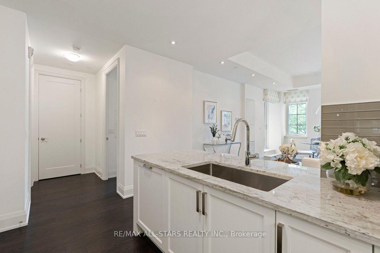 20 Fred Varley Drive 219