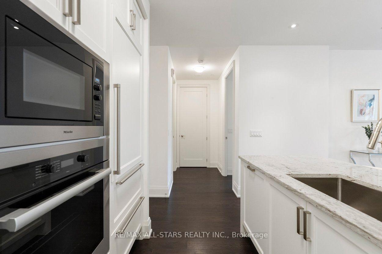 20 Fred Varley Drive 219
