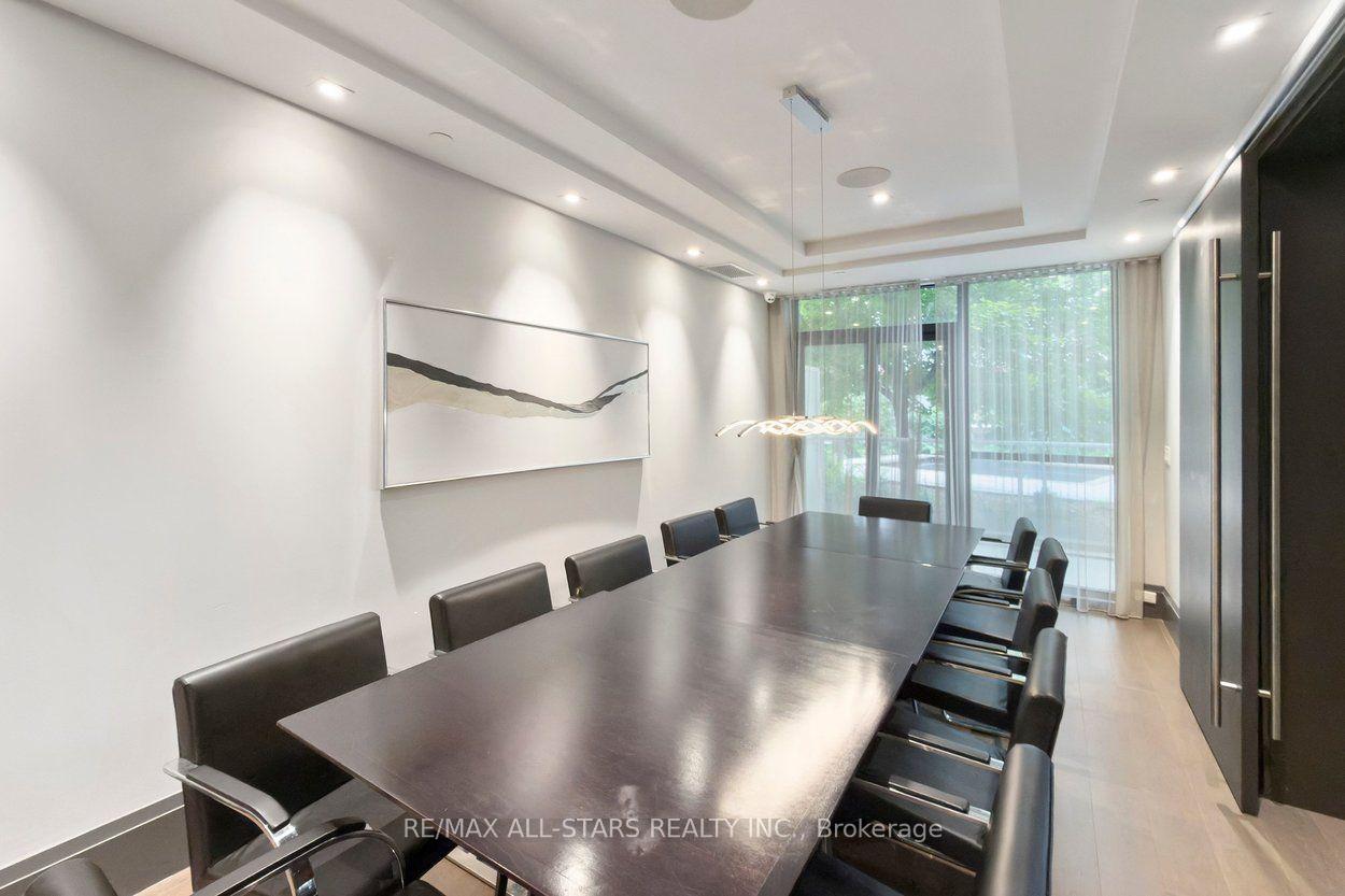 20 Fred Varley Drive 219