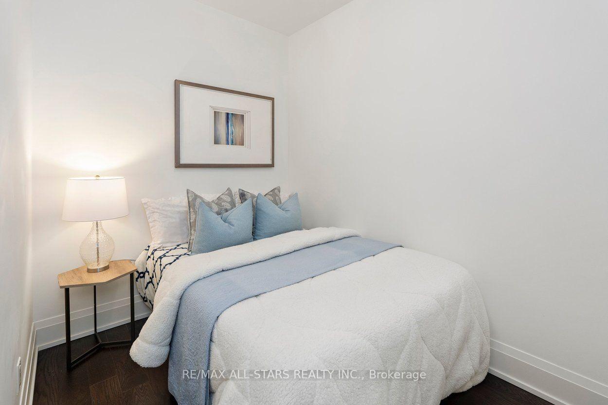 20 Fred Varley Drive 219
