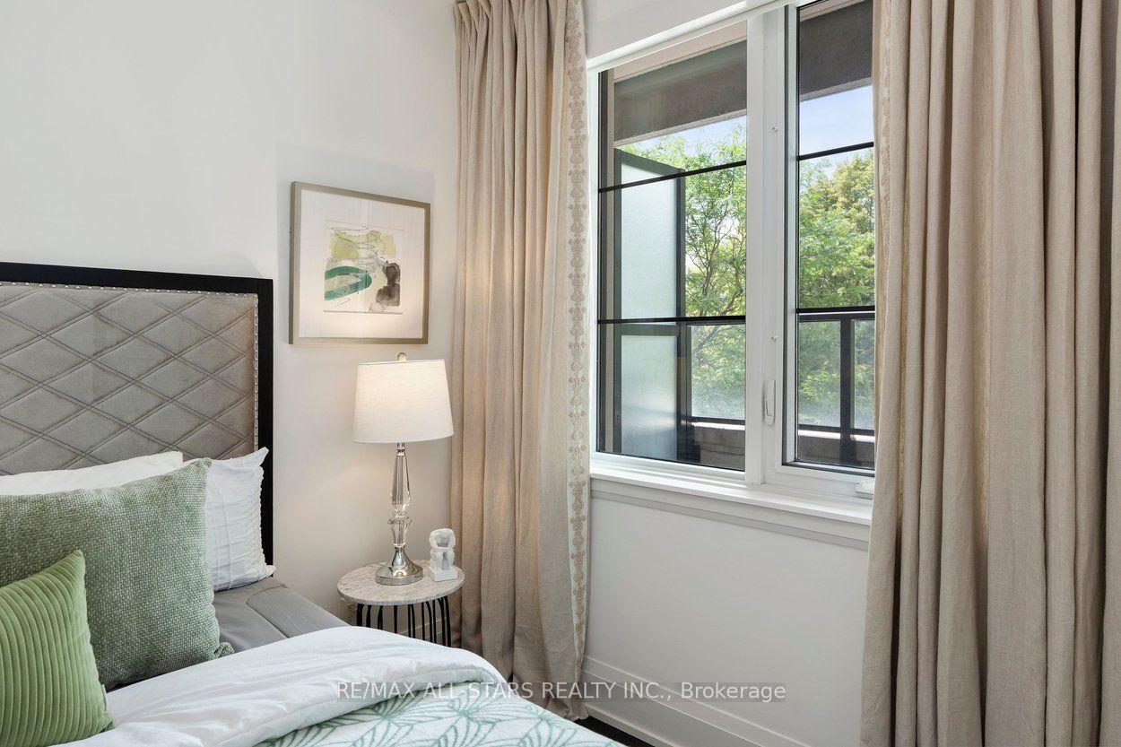 20 Fred Varley Drive 219