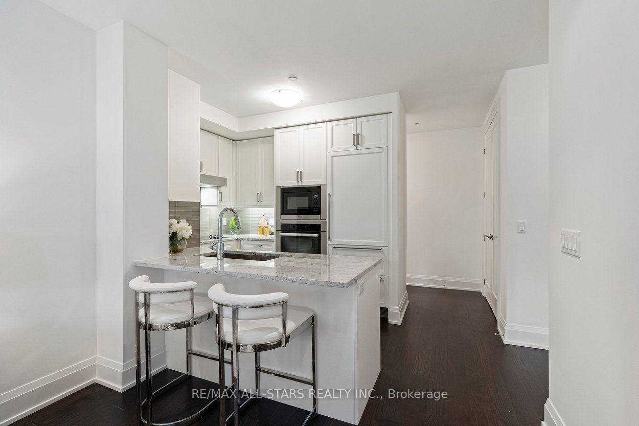 20 Fred Varley Drive 219
