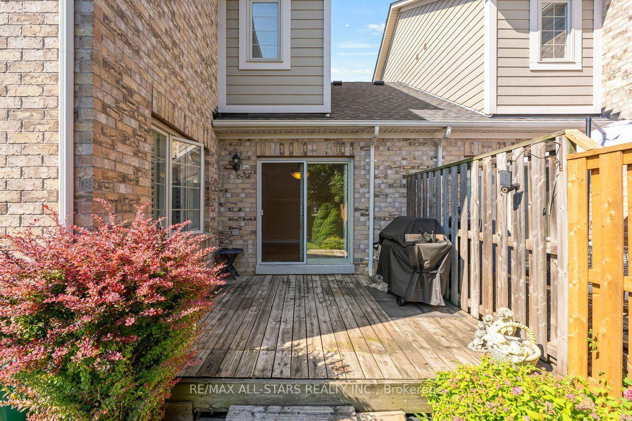113 Louisbourg Way